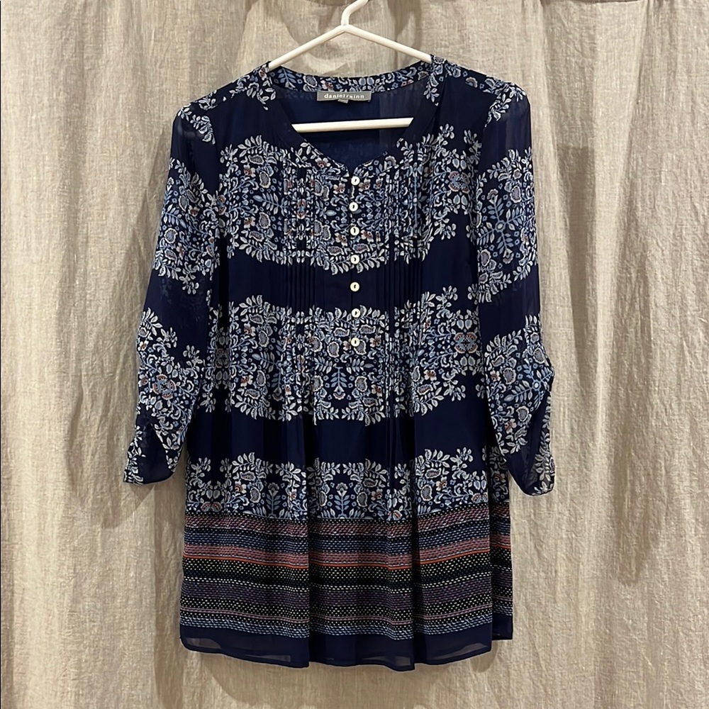 Daniel Rainn Blue and White 3/4 Sleeve Blouse with Mandarin Collar